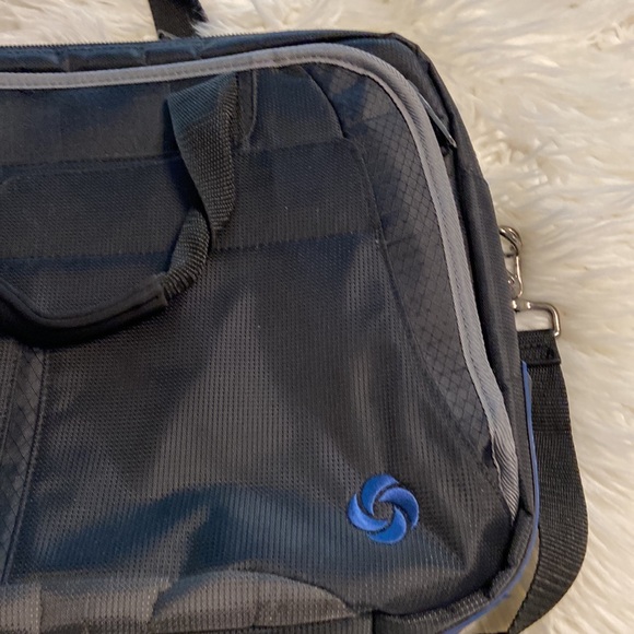 SAMSONITE LAPTOP Bag color black excellent condition length 18” high 13.5” - Picture 3 of 16